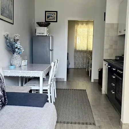 Diana Apartment *